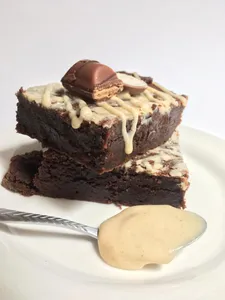 Rebanada de brownie de Kinder Bueno