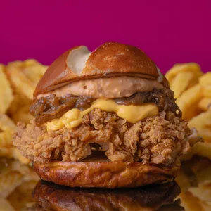Burger del día: Pollito al velador