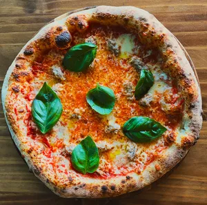 Longaniza Romero Albahaca fresca