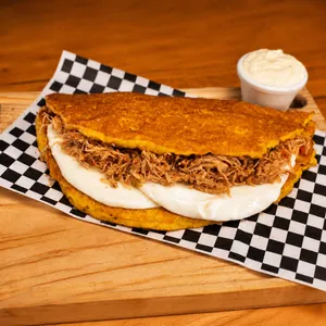 Cachapa Mixta 2 Con Pollo