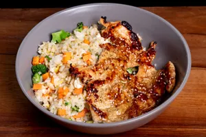 Pierna de Pollo teriyaki con chaufa light