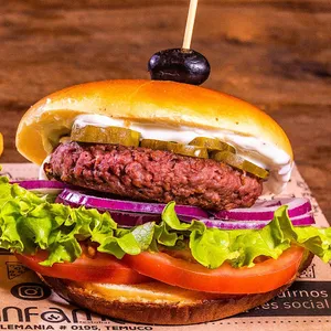 Not Infame Classic burger