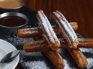Churros mas salsa