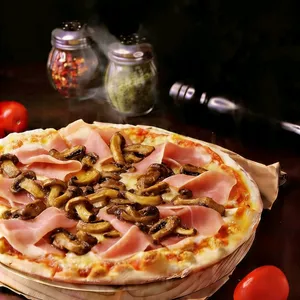 Pizza prosciutto e funghi