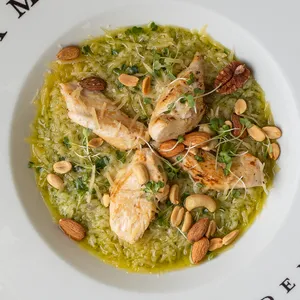 Risotto Pollo y Salsa Pesto