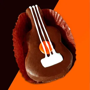 Guitarra chocolate persona cobertura