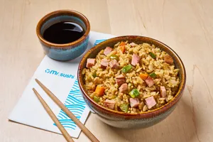 Yakimeshi Arrachera – Arroz Salteado con Arrachera y Verduras