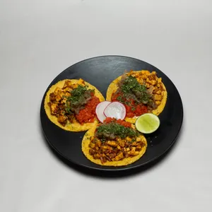 TACOS DE POLLO TOCINETA