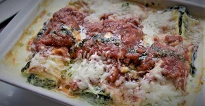 Cannelloni de Ricota Espinaca SALSA ESPECIAL
