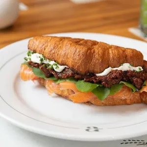 Croissant Salmón Ahumado