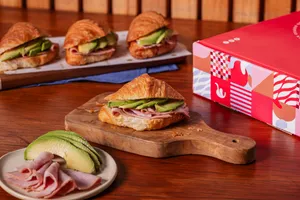 10 MiniCroissant Jamón Palta