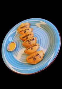 Mini Empanada Lechón Hawaiano