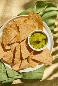 Totopos con pure de palta