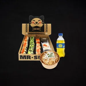 25 makis + 1 yakimeshi + 1 bebida