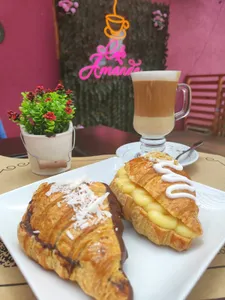 Croissant crema pastelera