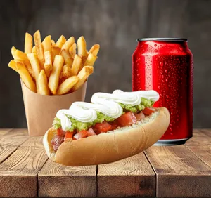 Vienesa Italiana vegetariana ( vienesa de soya, tomate, palta y not mayo) + papas fritas individuales + bebida lata 350ml