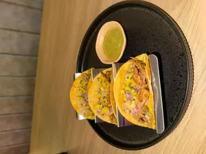 Tacos de cochinita pibill