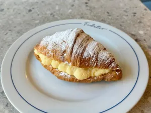 Croissant Crema Pastelera