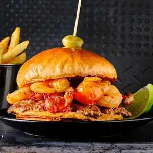 Camarón Burger + Papas 🍟