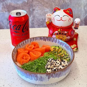 Gohan Salmon + bebida