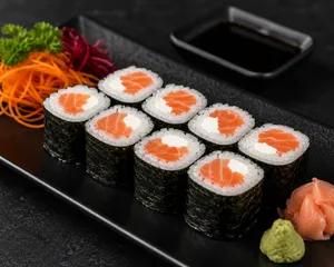 Hosomaki de Salmón & Queso Crema (8 Unidades)