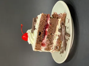 Porción Torta Selva Negra