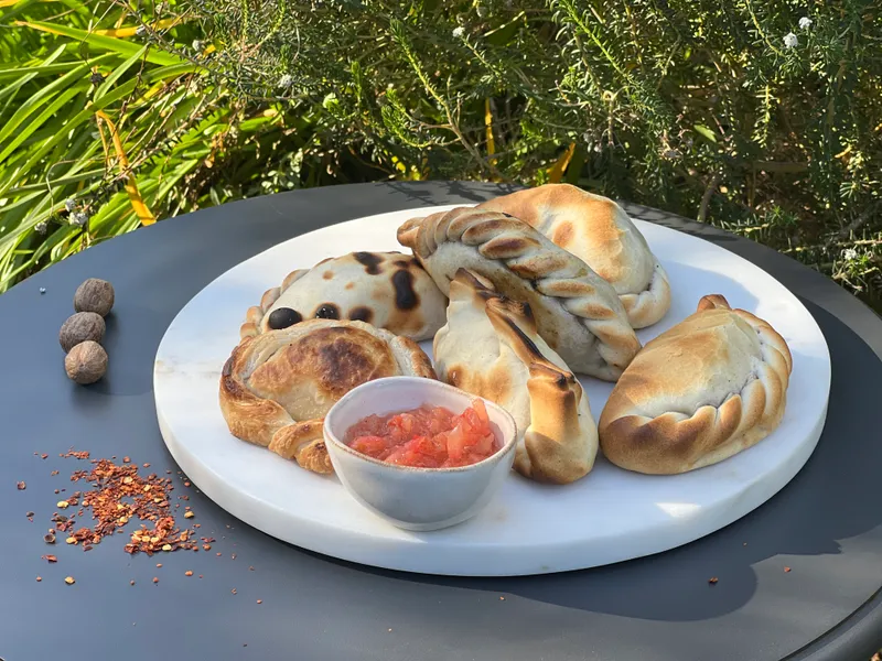 6 Empanadas