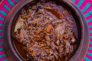 Mechada Clásica Deshilachada al Vino Tinto (1 Kg)