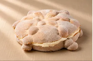 Pan de Muerto Relleno de Crema Garabatos