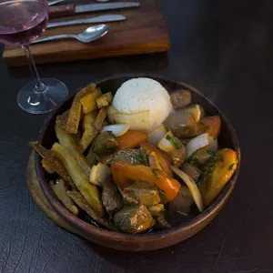 Lomo Salteado a la Peruana