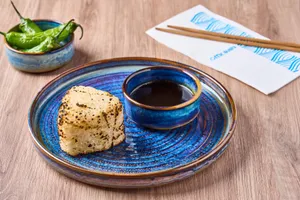 Yaki Onigiri – Triángulo de Arroz Asado con Salsa Teriyaki