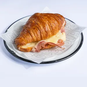 Croissant Clasico Mozarrella Jamon