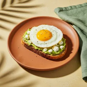 Tostada Avocalia