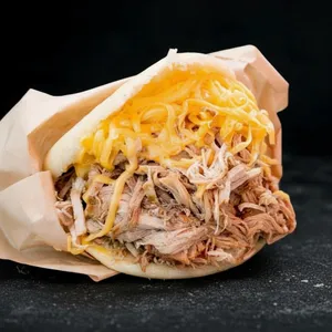 Arepa Rumbera (Pernil & Queso)
