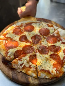 PORCION PIZZA MOLDE CON INGREDIENTES