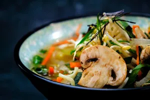 Ramyum coreano vegetales con pollo