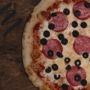 Pizza Salame italiano e olive