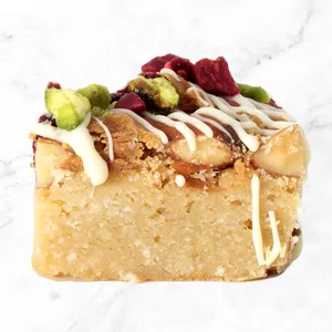 Blondie frambuesa almendras pistachos