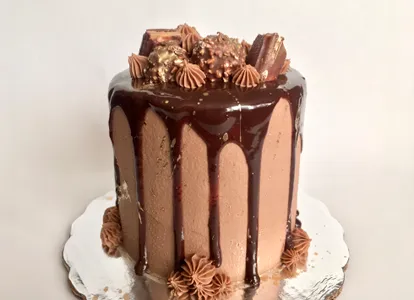 Pastel de Ferrero con Kinder Bueno