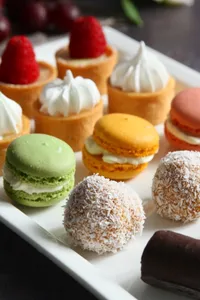 Pastelitos finos surtidos 20un