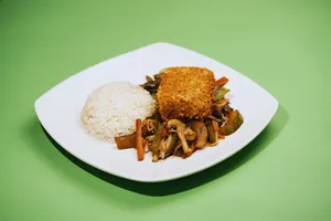 Chopsuey de verduras y tofu apanado