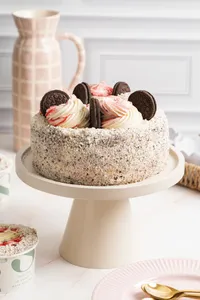 Torta Cookies & Cream Frambuesa