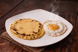 Arepa Con Huevo Frito