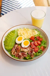 Almuerzo 1 (Ensalada, Pastel de Papa o Quiche)