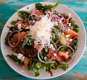 Ensalada di Salmone