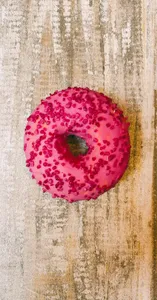 Donut rellena de frambuesa