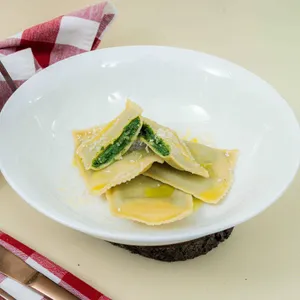 Sorrentino Espinaca Ricota (3-4 P)