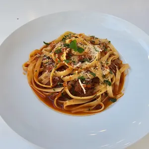 Fetuccini con Salsa Ragú