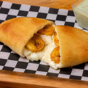 Empanada De Plátano Queso