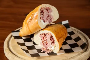 Cachito Jamon Queso Crema